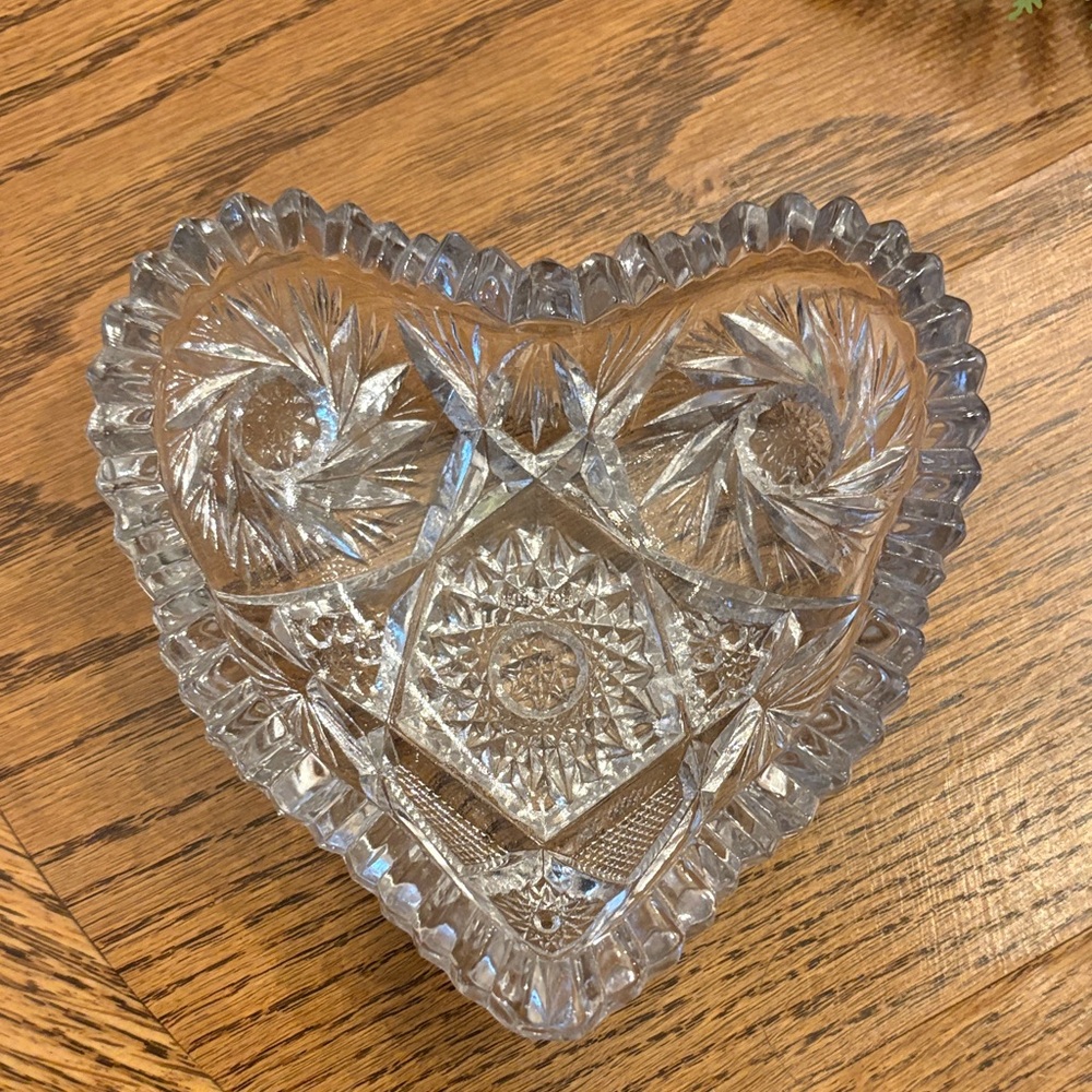 Antique ARTCUT Heart Shaped Trinket Keepsake Dish Bowl 5.25” W x 1.5" Pre-1940